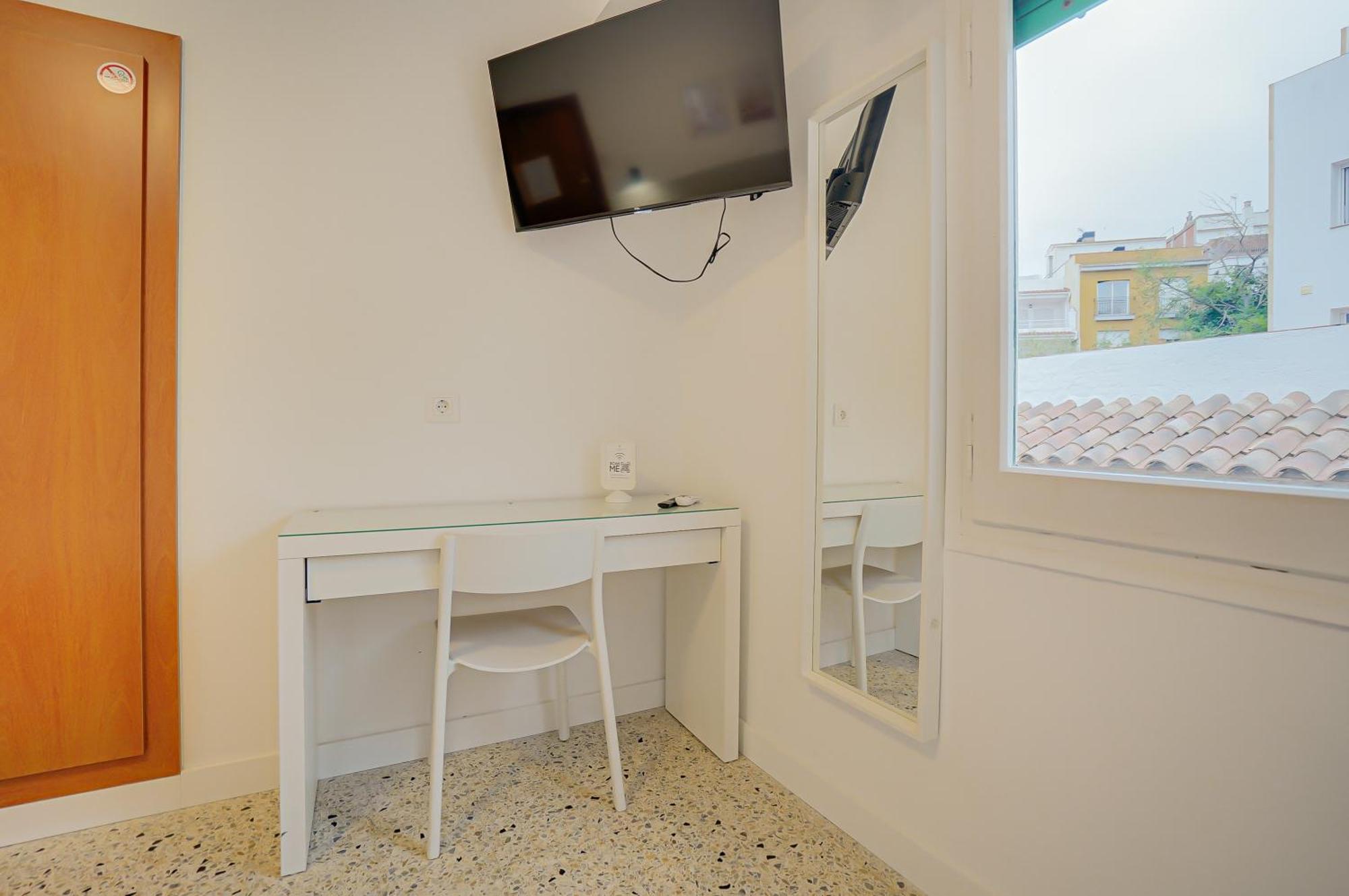 Pensjonat Hostal Apartamento Moli De Mar Lloret De Mar 2*
